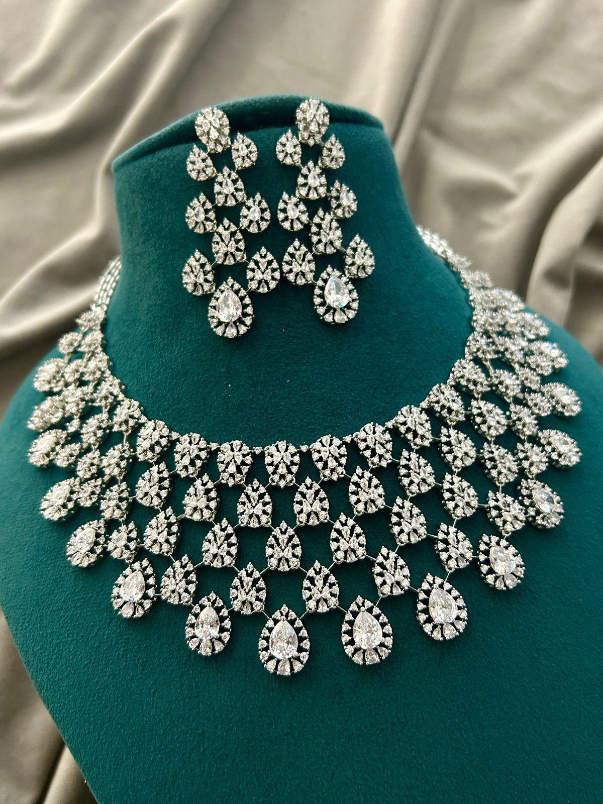 Royal Diamond Look Bridal Necklace Set